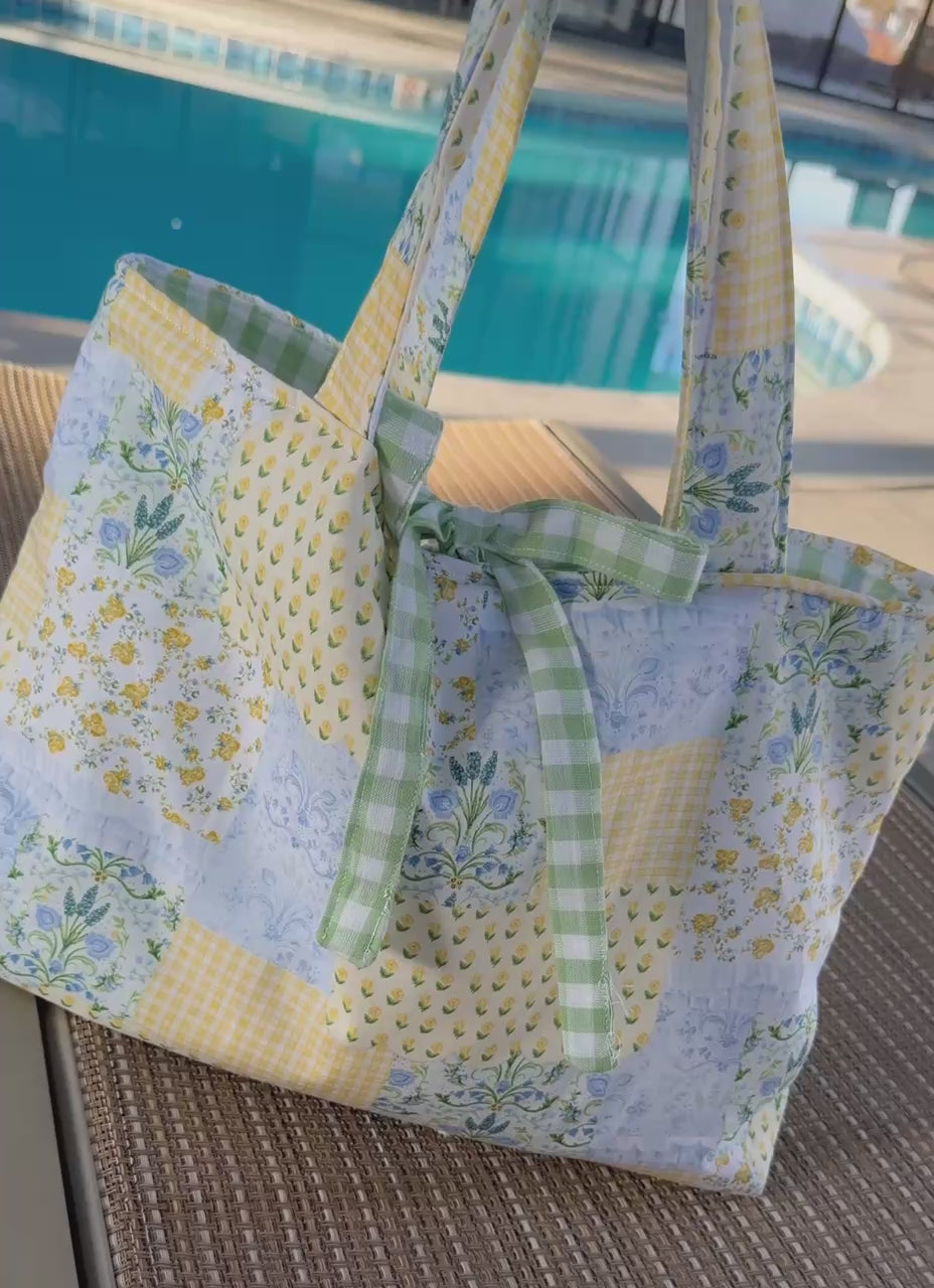 Tulip Bow Tote